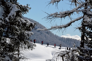 Passeggiata con le racchette da neve — La Magdeleine, Valle d&#039;Aosta